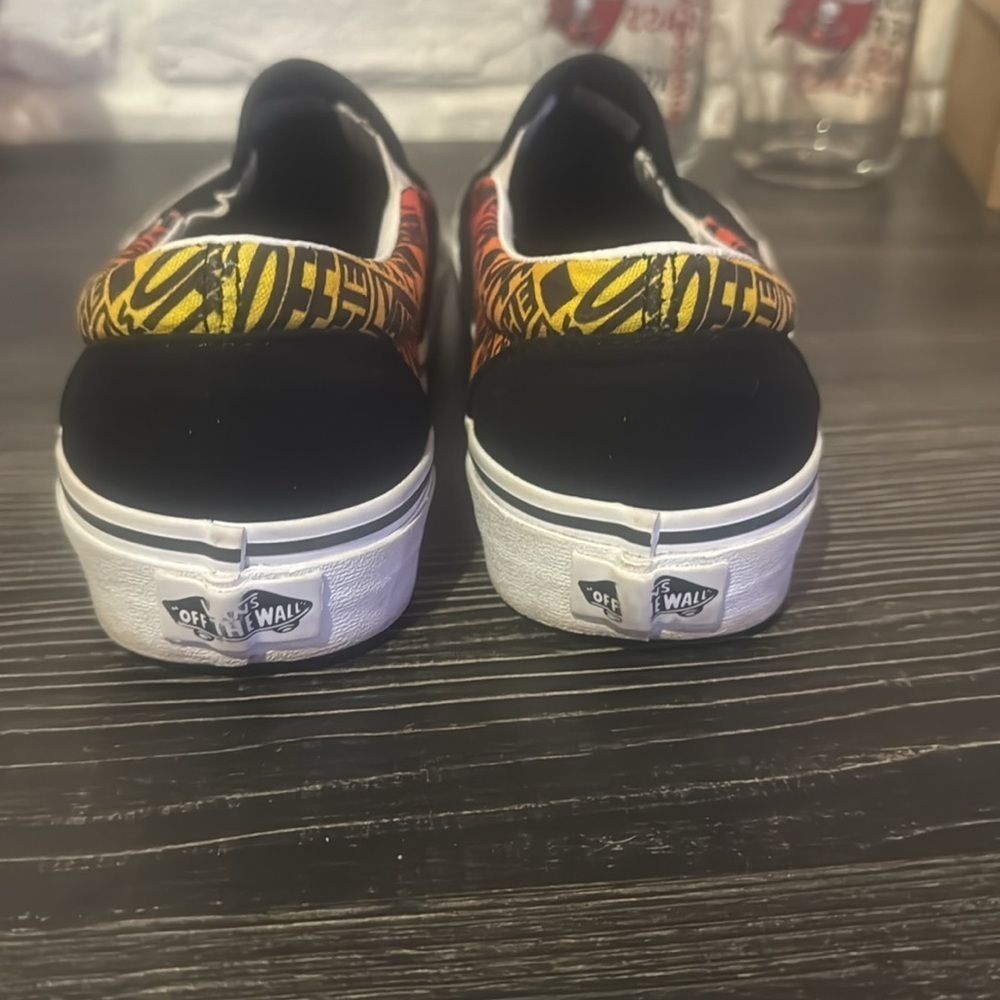 Vans Unisex Skate Shoes Black Red yellow ombré Canvas Low Top Slip On M 7 W 8.5 - Picture 3 of 5